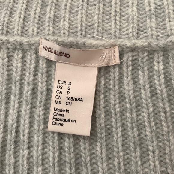 H&M Cashmere Blend Gray Sweater - Picture 2 of 4
